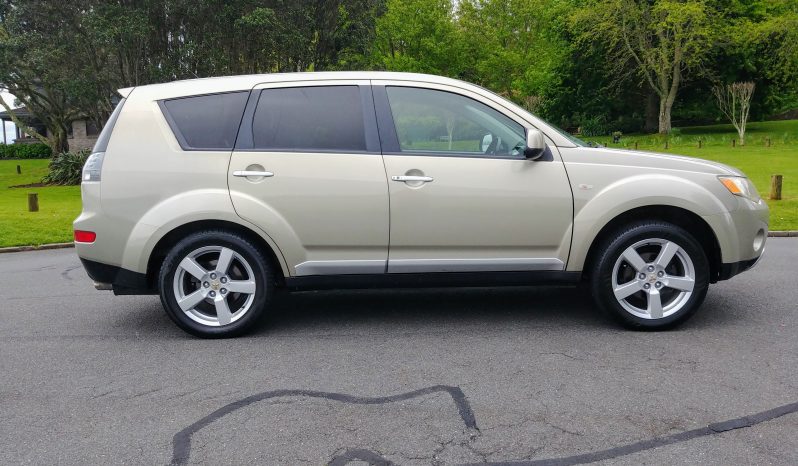 MITSUBISHI OUTLANDER 2005 7 SEATS full