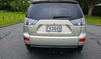 MITSUBISHI OUTLANDER 2005 7 SEATS full