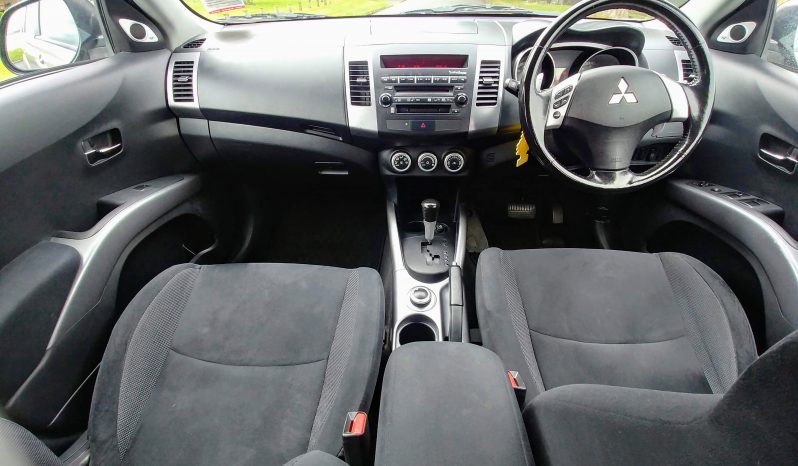 MITSUBISHI OUTLANDER 2005 7 SEATS full